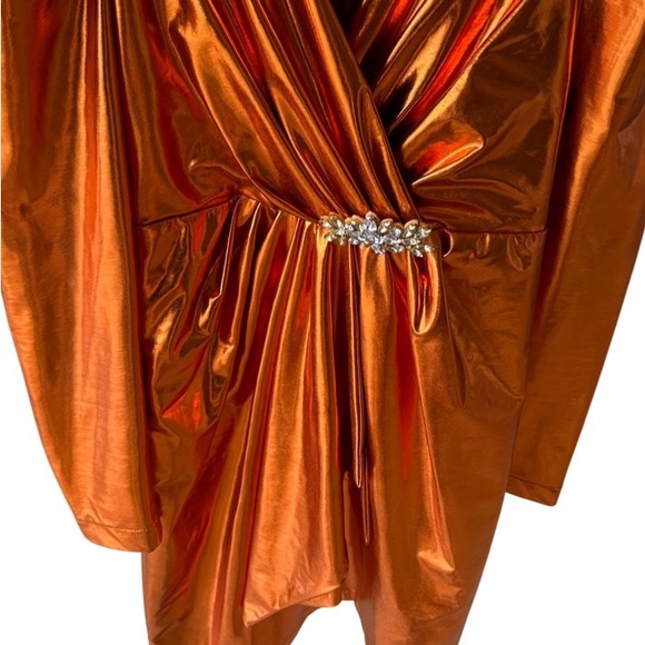 Orange patent leather dress with metallic rhinestone embellishment - Picture 3 of 3